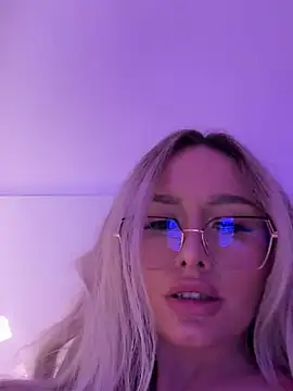 Snapshot of mollyxxx chatting on February 7, 2025, 4:37 am mollyxxx online show from February 7, 2025, 4:37 am
