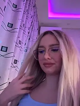 Snapshot of mollyxxx chatting on January 10, 2025, 7:04 am mollyxxx online show from January 10, 2025, 7:04 am
