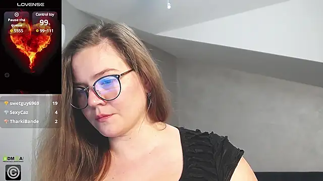 KellyKleine online show from February 26, 2025, 11:21 am