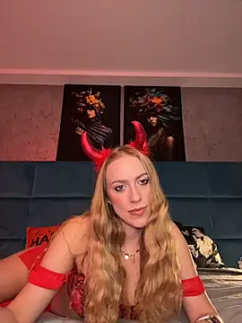 Snapshot of RockQueen_A chatting on October 27, 2025, 5:19 am RockQueen A online show from October 27, 2025, 5:19 am