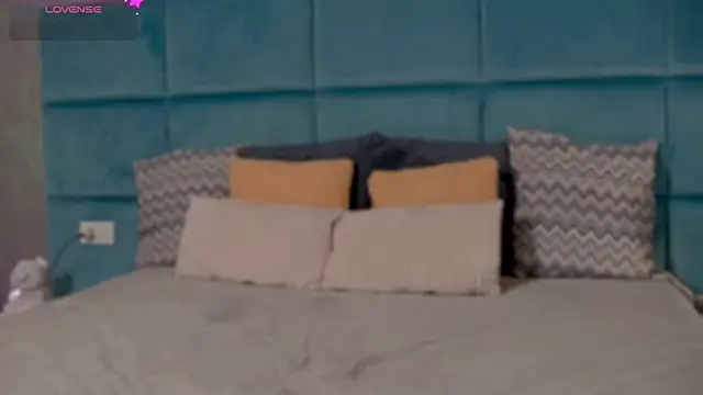 Snapshot of RockQueen_A chatting on October 8, 2025, 5:31 am RockQueen A online show from October 8, 2025, 5:31 am