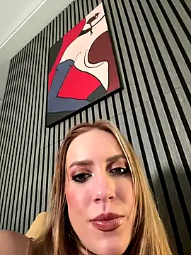 Snapshot of RockQueen_A chatting on October 12, 2025, 4:47 am RockQueen A online show from October 12, 2025, 4:47 am