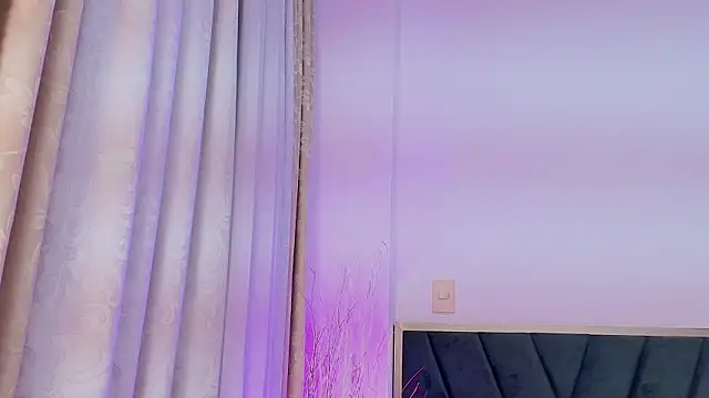 JupiteFox online show from March 26, 2026, 12:42 am