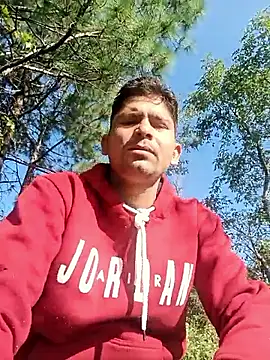 Snapshot of SunnyleoneBG chatting on October 27, 2025, 4:02 am SunnyleoneBG online show from October 27, 2025, 4:02 am