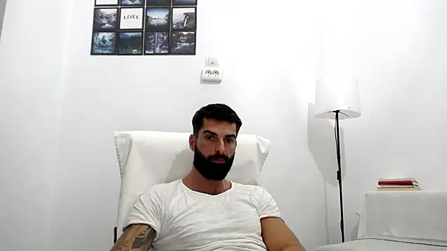 Verycutex online show from October 14, 2025, 7:58 pm