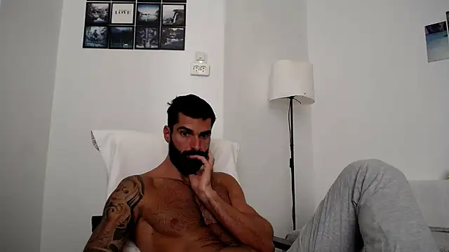 Verycutex online show from September 28, 2025, 8:43 am