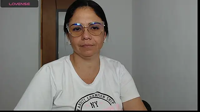 Snapshot of selena_ferri chatting on February 2, 2026, 12:20 am selena ferri online show from February 2, 2026, 12:20 am