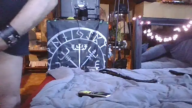 Makowboy online show from October 30, 2025, 7:44 pm