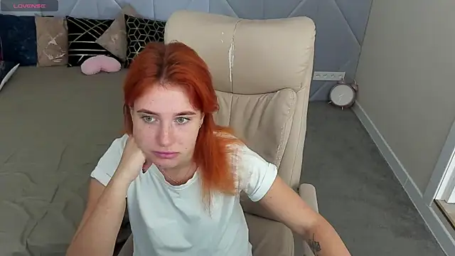 EmilyFoxxi online show from September 13, 2025, 5:51 am