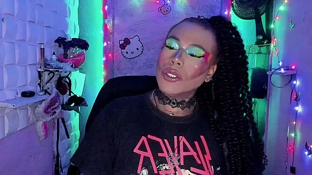 tsviolett online show from December 18, 2024, 5:00 pm