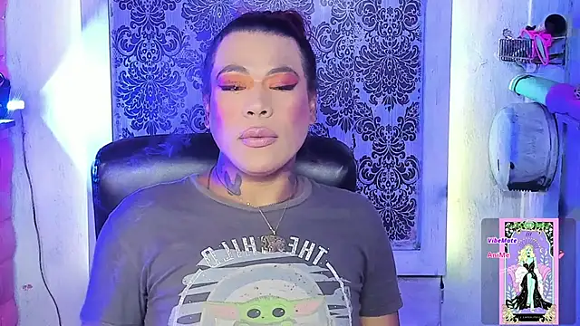 Snapshot of tsviolett chatting on October 17, 2025, 6:32 pm tsviolett online show from October 17, 2025, 6:32 pm