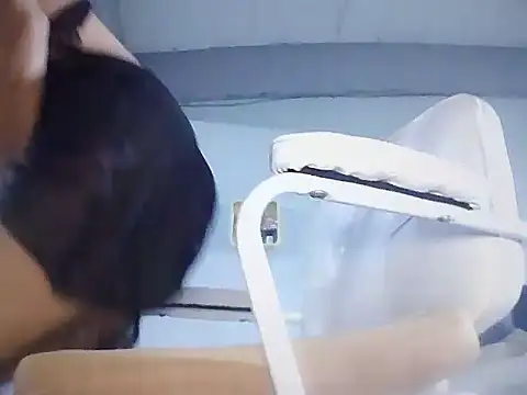 Snapshot of Alice_0707 chatting on October 29, 2025, 5:28 am Alice 0707 online show from October 29, 2025, 5:28 am