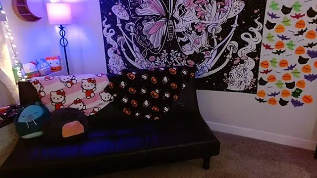 Snapshot of HazeyBvby chatting on October 8, 2025, 6:04 am HazeyBvby online show from October 8, 2025, 6:04 am