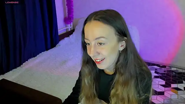 CurlySteph online show from December 20, 2024, 4:36 pm