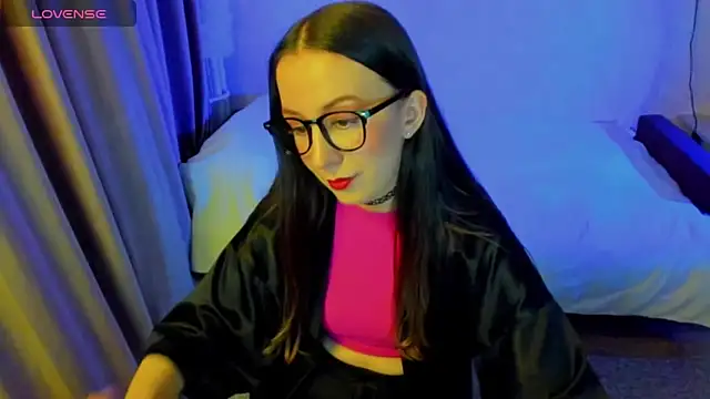 CurlySteph online show from May 1, 2026, 8:36 pm