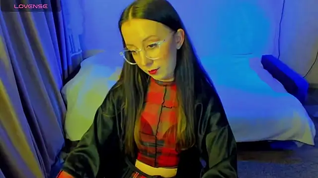 CurlySteph online show from May 27, 2026, 7:43 pm