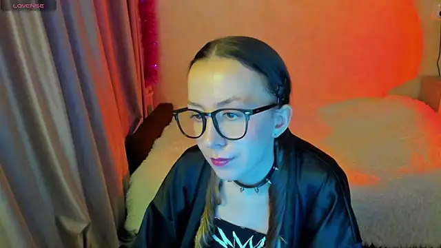 CurlySteph online show from October 12, 2025, 2:51 pm