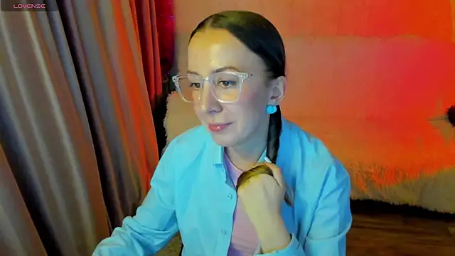 CurlySteph online show from November 24, 2025, 5:35 pm