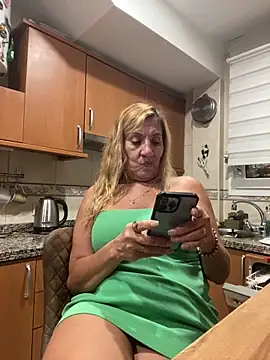 camelia3 online show from October 4, 2025, 7:48 pm