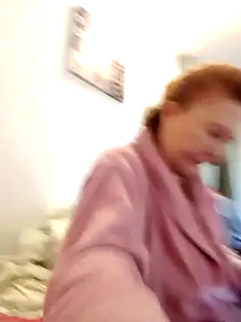 Snapshot of Hottie-Mom chatting on September 26, 2025, 1:18 pm Hottie-Mom online show from September 26, 2025, 1:18 pm