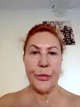 Snapshot of Hottie-Mom chatting on October 20, 2025, 7:09 am Hottie-Mom online show from October 20, 2025, 7:09 am