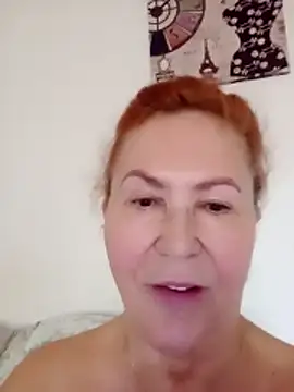 Snapshot of Hottie-Mom chatting on November 1, 2025, 9:03 am Hottie-Mom online show from November 1, 2025, 9:03 am