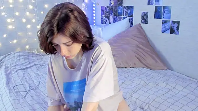 YunaPeace online show from December 5, 2024, 5:54 am
