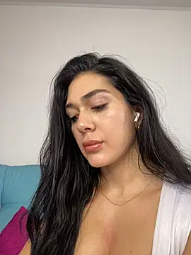 LaanaCooper online show from March 4, 2025, 1:38 pm