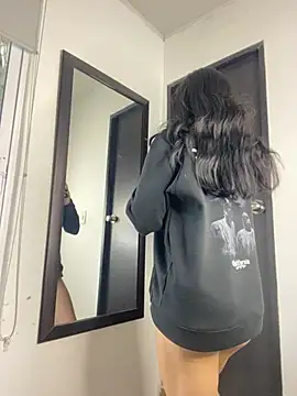 LaanaCooper online show from February 12, 2025, 12:44 pm