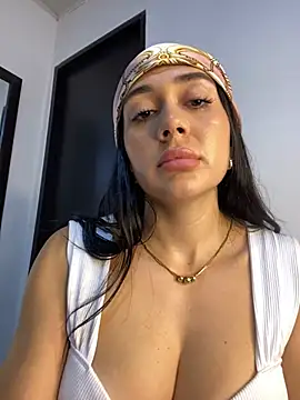 LaanaCooper online show from February 15, 2025, 7:50 pm