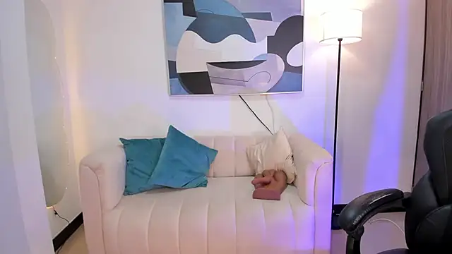 SaraParker  online show from April 22, 2026, 10:05 pm