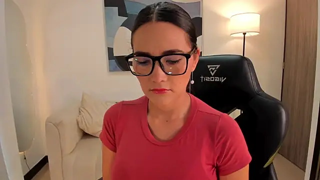 Snapshot of SaraParker_ chatting on May 7, 2026, 9:07 pm SaraParker online show from May 7, 2026, 9:07 pm