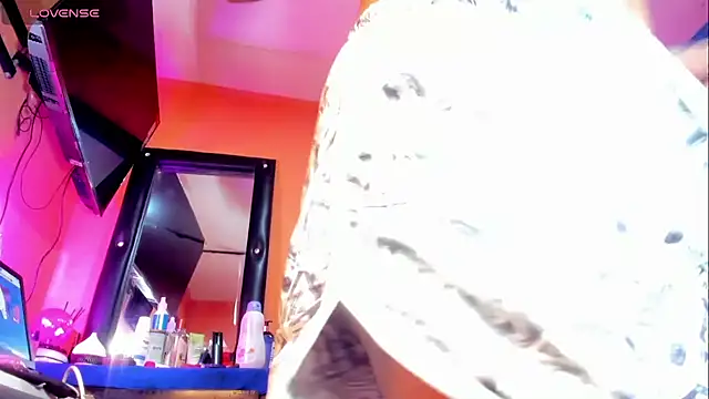 Snapshot of Sammybitchx chatting on October 17, 2025, 10:22 pm Sammybitchx online show from October 17, 2025, 10:22 pm