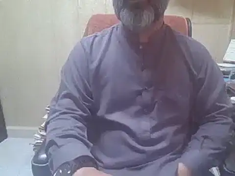 hairymaster95 online show from October 4, 2025, 4:03 am