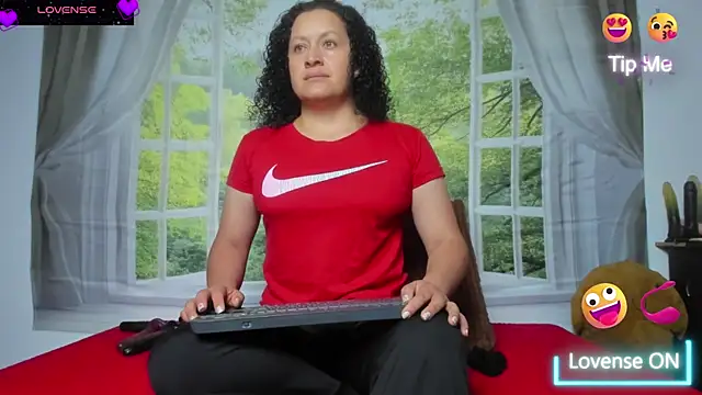 Snapshot of nikool32 chatting on October 7, 2025, 11:55 am nikool32 online show from October 7, 2025, 11:55 am