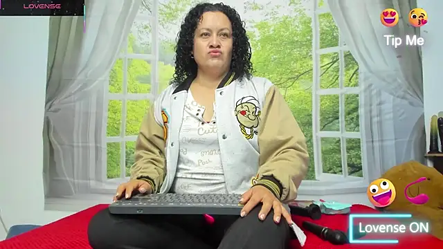 Snapshot of nikool32 chatting on October 20, 2025, 12:17 pm nikool32 online show from October 20, 2025, 12:17 pm