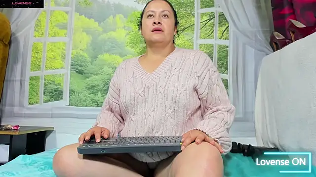 nikool32 online show from July 18, 2026, 10:57 am