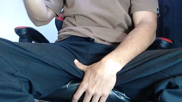 Snapshot of ErosFindomKing chatting on January 16, 2026, 7:29 pm ErosFindomKing online show from January 16, 2026, 7:29 pm