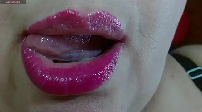 Snapshot of Kerly_Doll chatting on February 15, 2025, 9:49 pm Kerly Doll online show from February 15, 2025, 9:49 pm