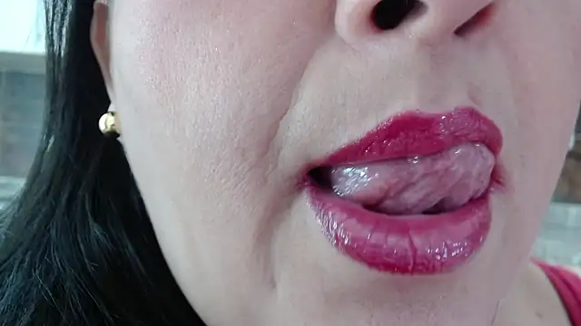 Snapshot of Kerly_Doll chatting on March 6, 2025, 4:17 pm Kerly Doll online show from March 6, 2025, 4:17 pm