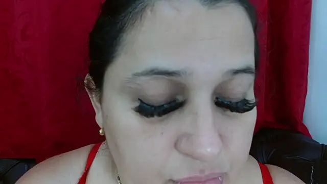 Kerly Doll online show from December 16, 2025, 12:31 pm