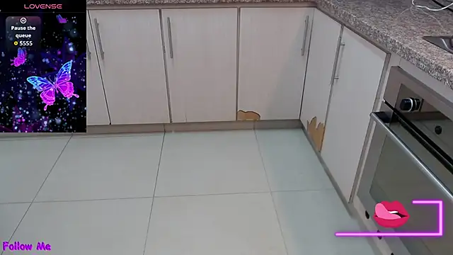 Snapshot of Kerly_Doll chatting on October 1, 2025, 12:09 pm Kerly Doll online show from October 1, 2025, 12:09 pm