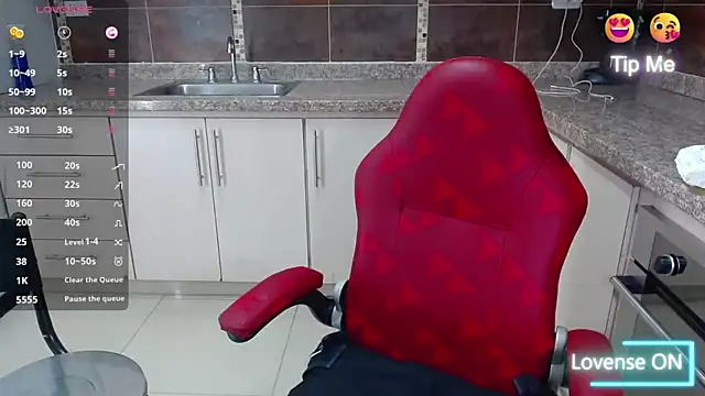 Snapshot of Kerly_Doll chatting on March 2, 2025, 1:04 am Kerly Doll online show from March 2, 2025, 1:04 am