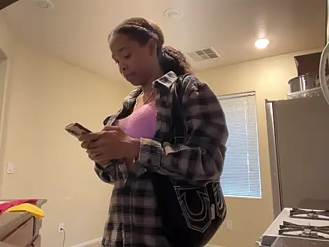 Snapshot of Cum2Charm chatting on September 27, 2025, 3:07 pm Cum2Charm online show from September 27, 2025, 3:07 pm