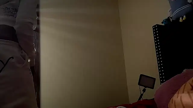 Snapshot of Cum2Charm chatting on January 5, 2026, 5:49 pm Cum2Charm online show from January 5, 2026, 5:49 pm