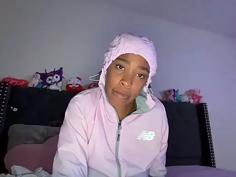 Snapshot of Cum2Charm chatting on October 9, 2025, 1:44 pm Cum2Charm online show from October 9, 2025, 1:44 pm