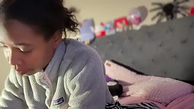 Snapshot of Cum2Charm chatting on January 10, 2026, 2:18 am Cum2Charm online show from January 10, 2026, 2:18 am