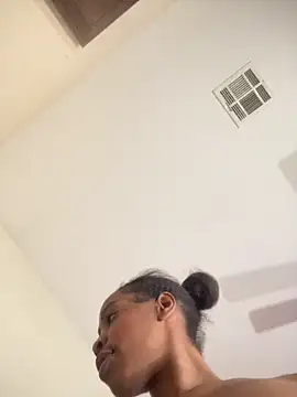 Snapshot of Cum2Charm chatting on January 15, 2026, 9:45 am Cum2Charm online show from January 15, 2026, 9:45 am