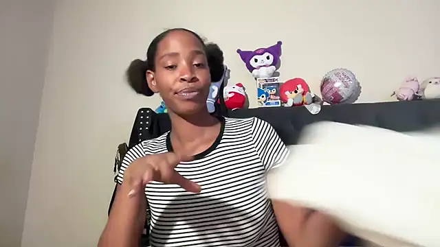 Cum2Charm online show from June 3, 2026, 5:19 am