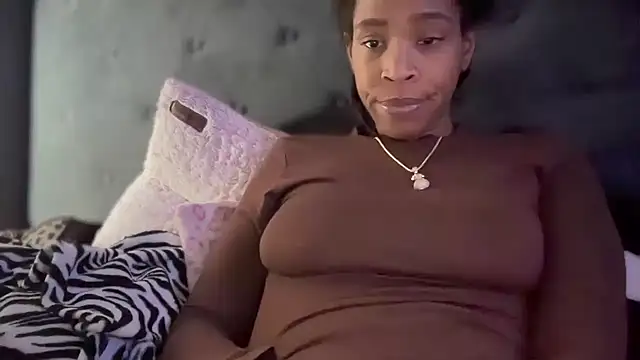 Snapshot of Cum2Charm chatting on January 9, 2026, 8:32 am Cum2Charm online show from January 9, 2026, 8:32 am